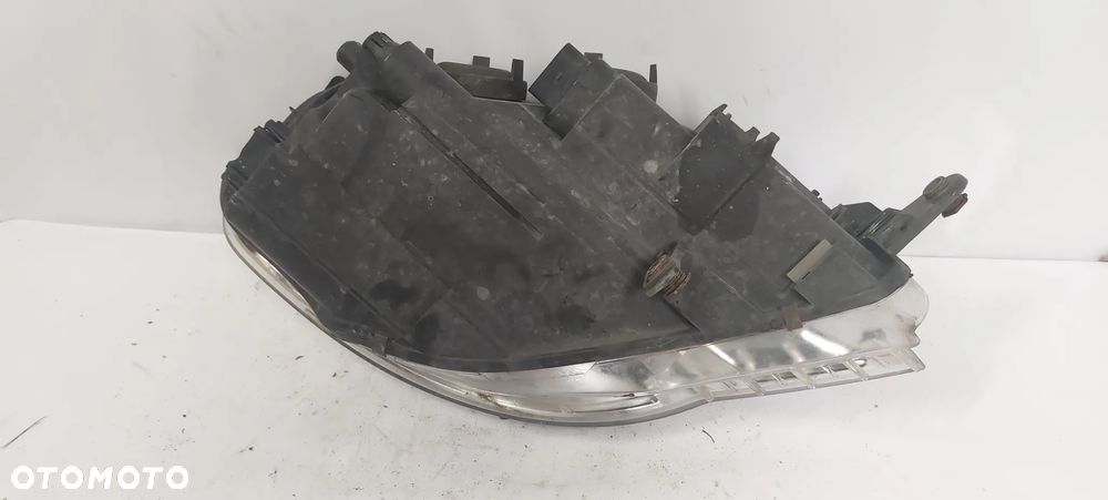 .  PRZOD PRZEDNIA LAMPA LEWA  VOLKSWAGEN PASSAT CC - 6