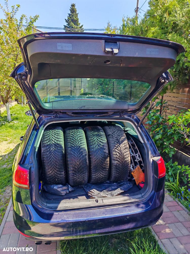 Volkswagen Golf - 11