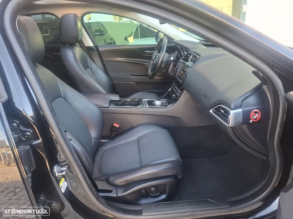 Jaguar XE 2.0 D Prestige Aut. - 41