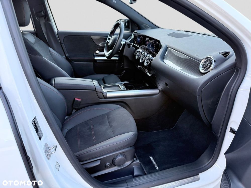 Mercedes-Benz GLA - 26
