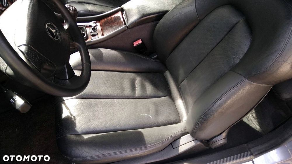 Mercedes-Benz CLK - 12