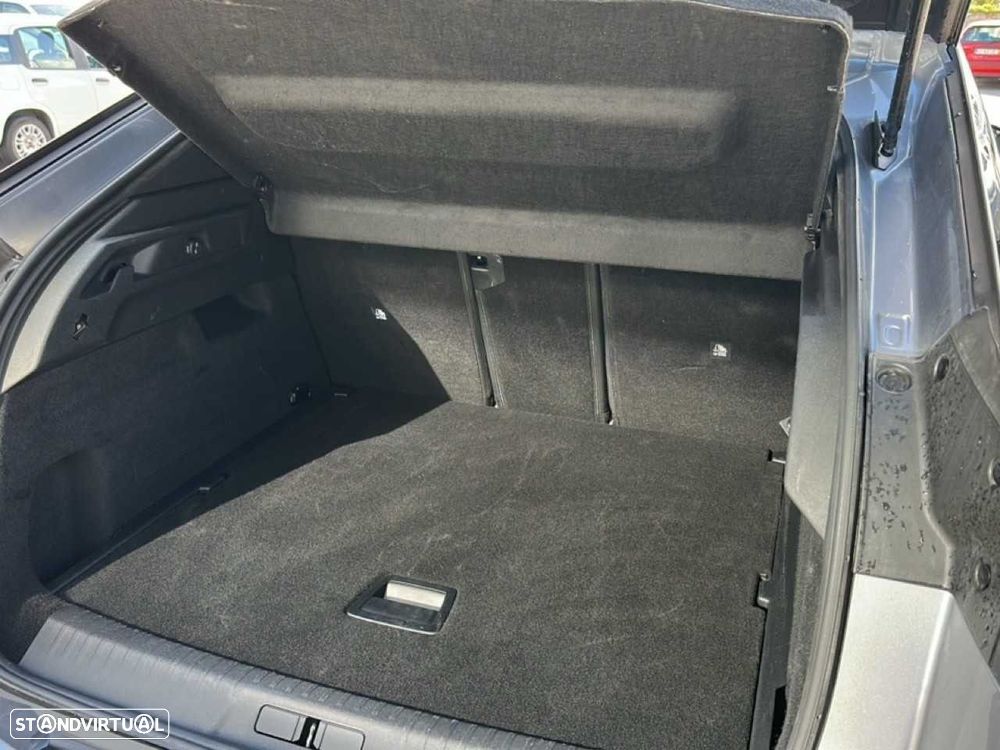 Peugeot 3008 1.2 Hybrid Allure e-DCS6 - 17