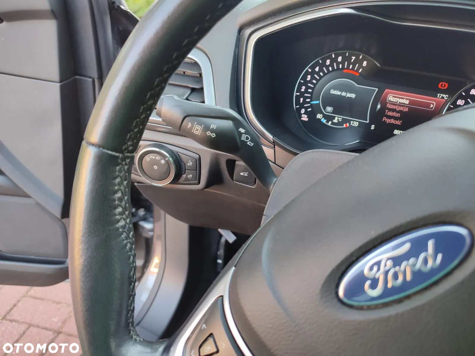 Ford Mondeo - 32