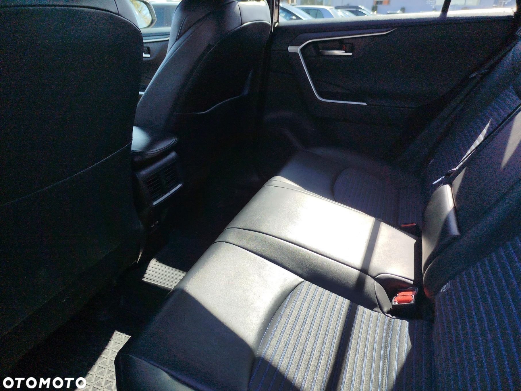 Toyota RAV4 - 12