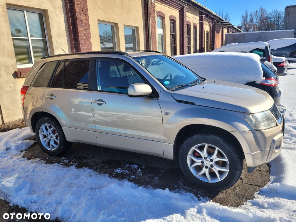 Suzuki Grand Vitara 2.0 - 4