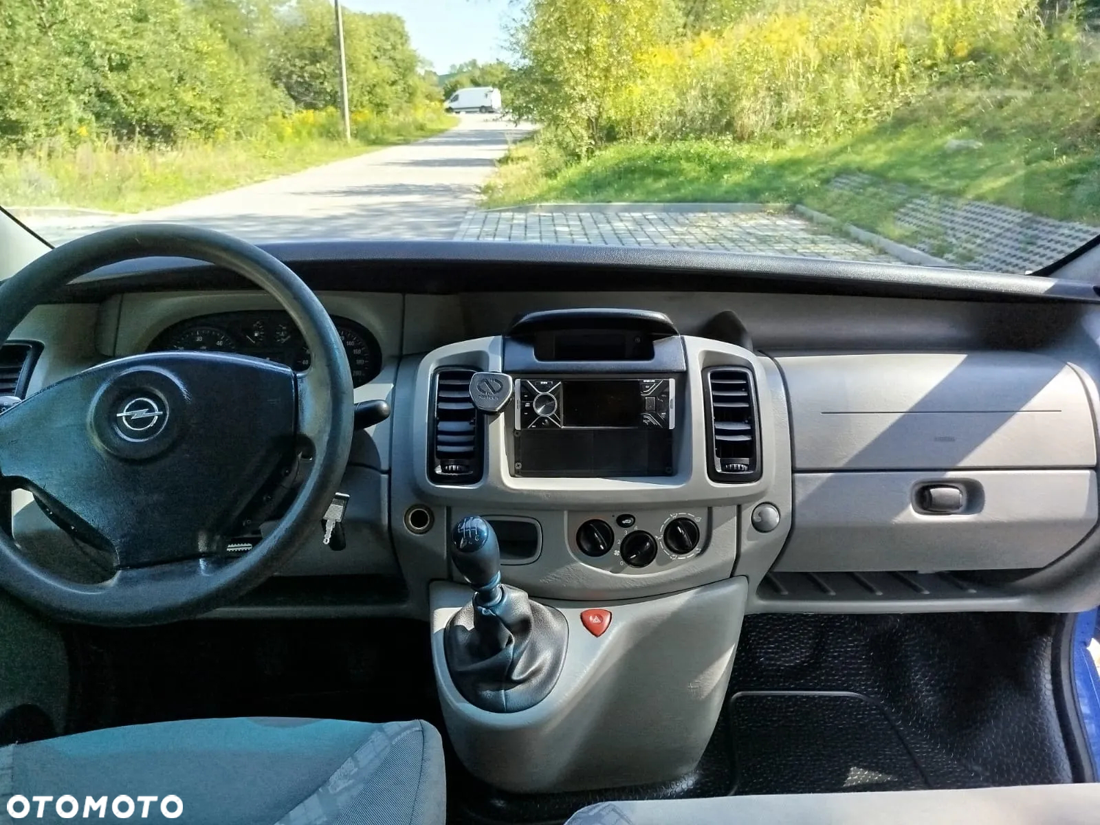 Opel Vivaro - 10