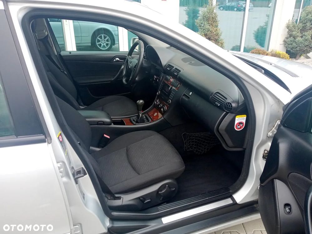 Mercedes-Benz Klasa C 180 T Kompressor Elegance Sport Edition - 10