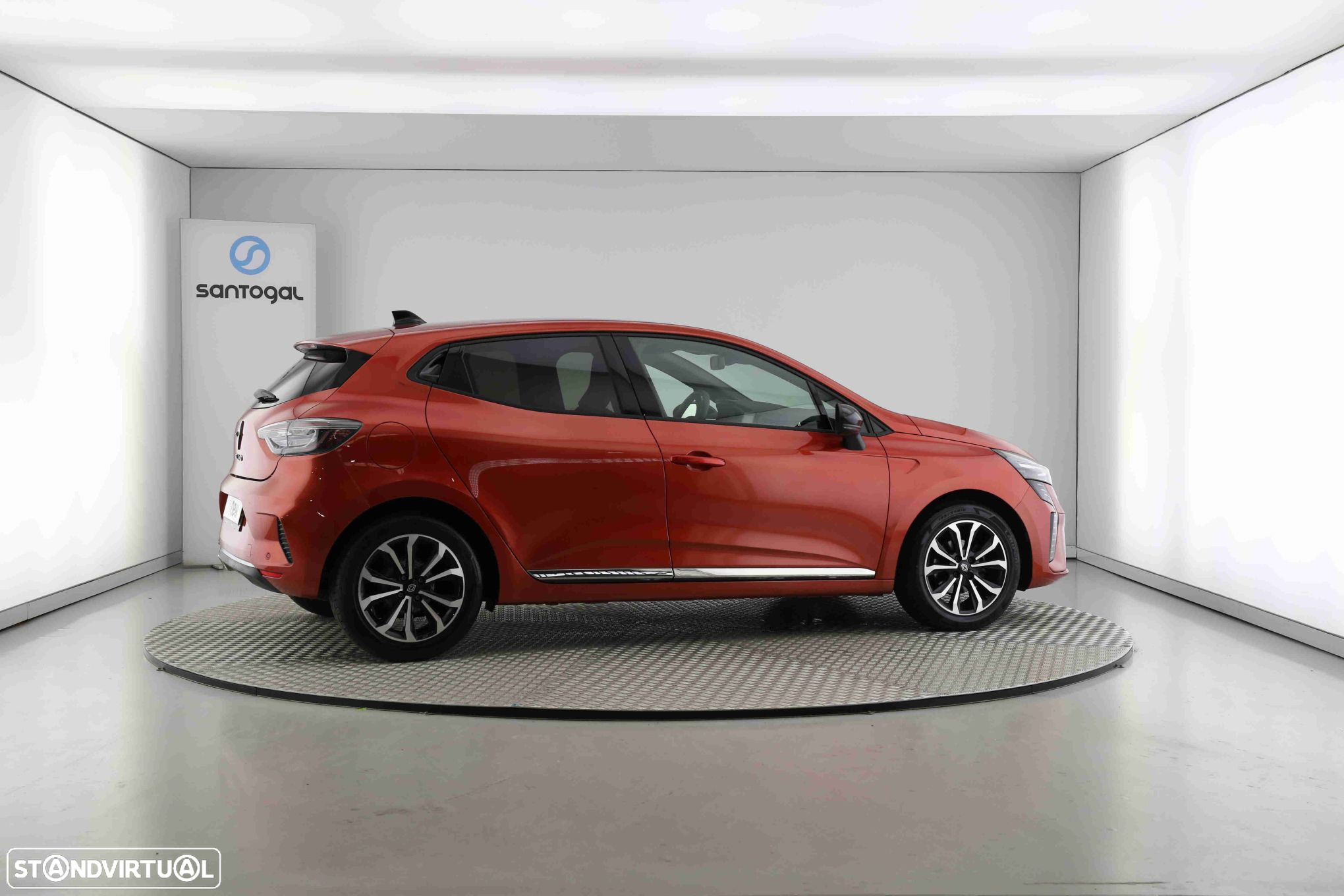 Renault Clio 1.0 TCe Techno Bi-Fuel - 9