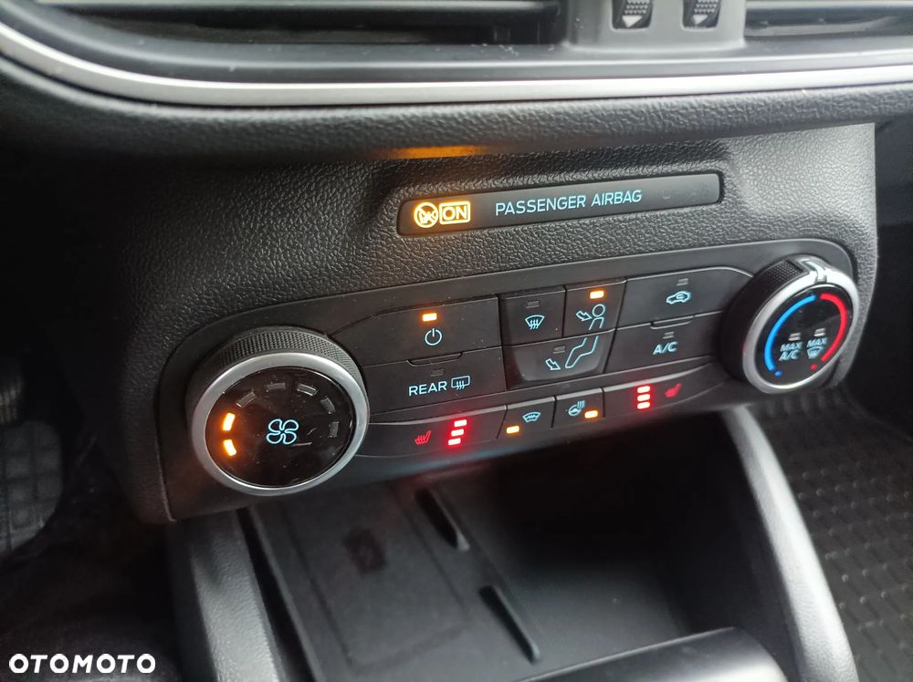 Ford Focus 1.5 EcoBlue SCR Connected - 22