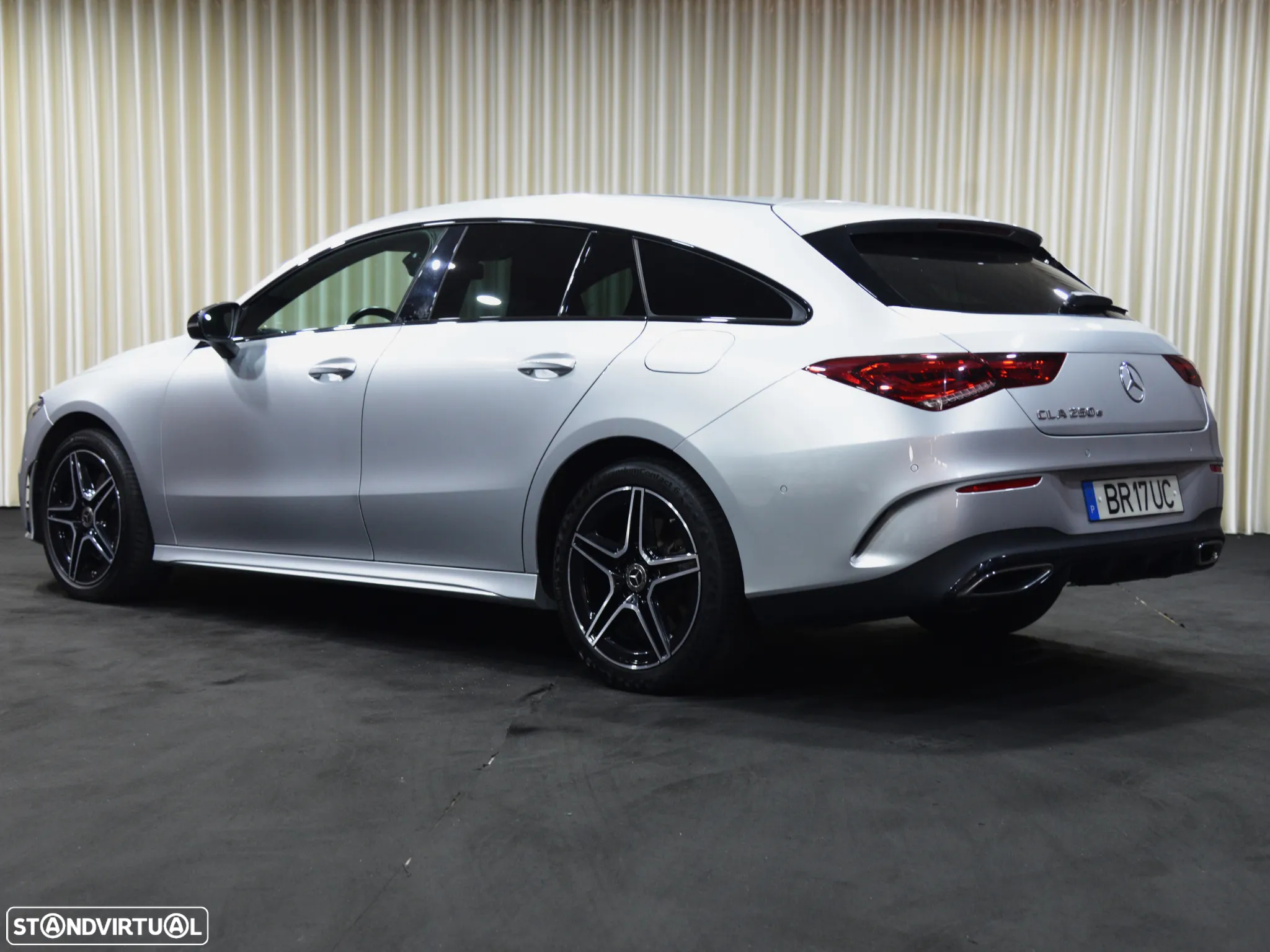 Mercedes-Benz CLA 250 e AMG Line - 4