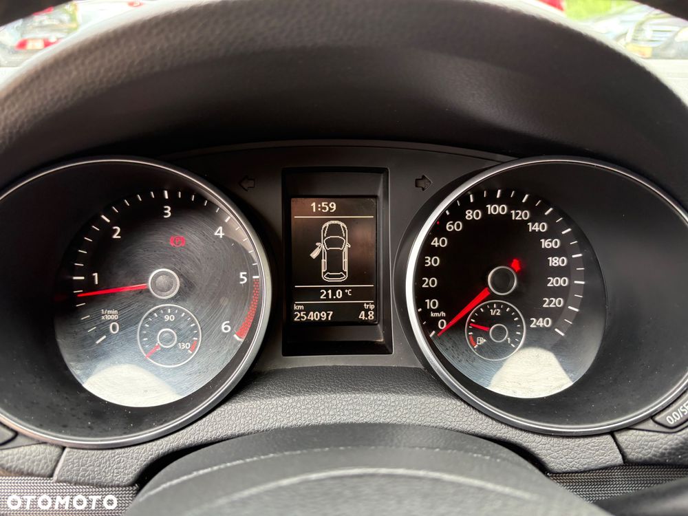 Volkswagen Golf 2.0 TDI DPF Style - 18