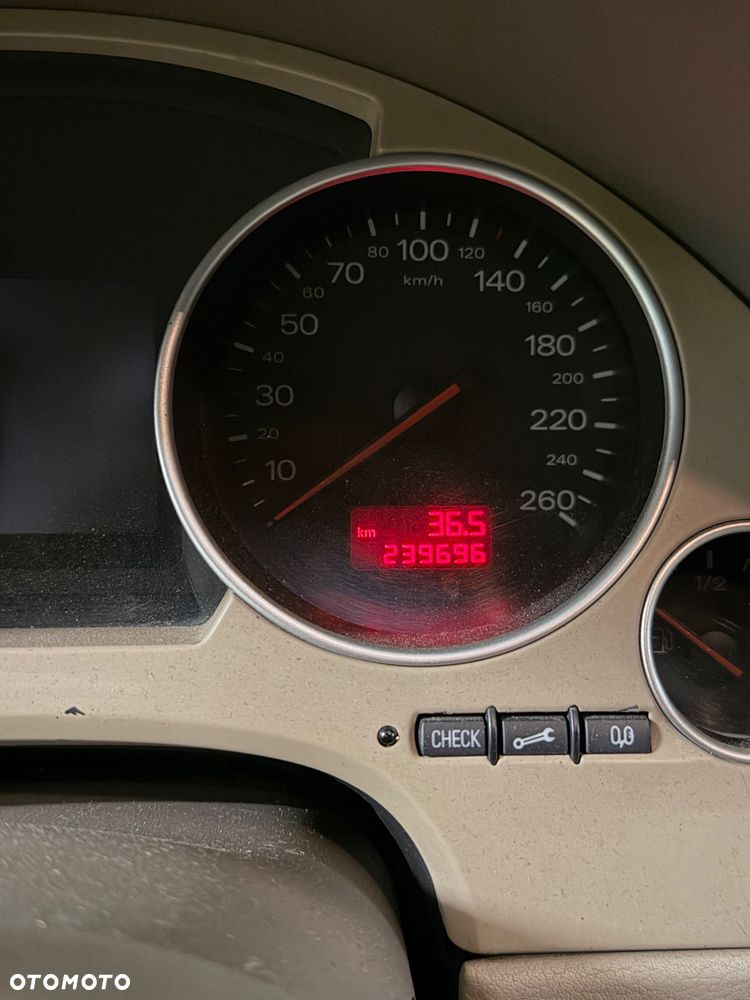 Audi A4 Cabrio 1.8 T multitronic - 8