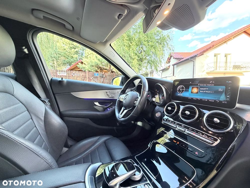 Mercedes-Benz Klasa C 300 d 4MATIC 9G-TRONIC - 31