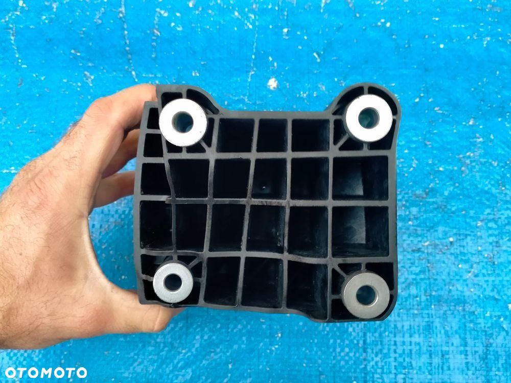 Mercedes C klasa W206 / A6542236300 / LEWA Łapa Podpora Silnika / ORYGINAŁ - 4