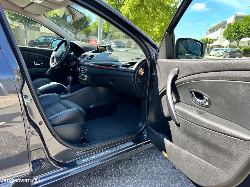 Renault Mégane Sport Tourer 1.5 dCi GT Line SS - 38