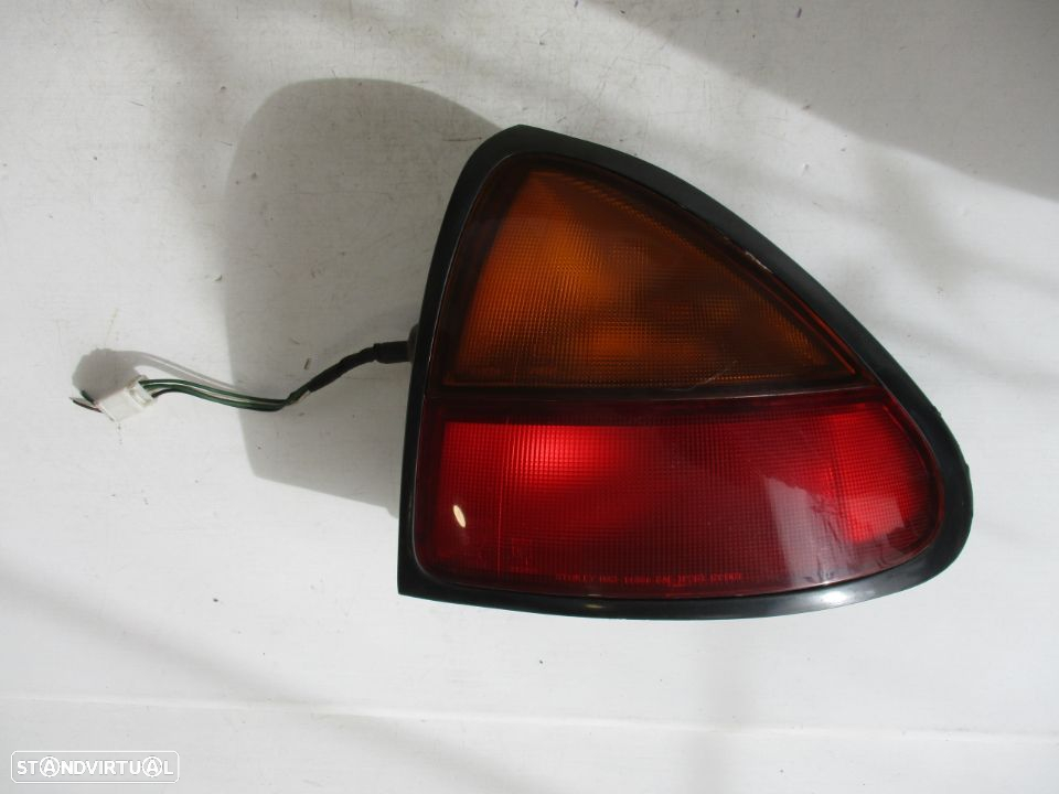 Farol Farolim Mazda 323F 3 portas Direito - 2
