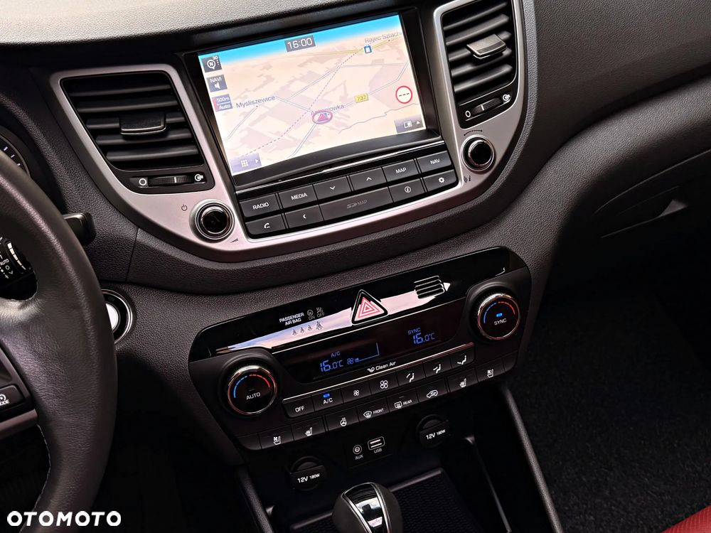 Hyundai Tucson 2.0 CRDI 4WD Automatik Premium - 38