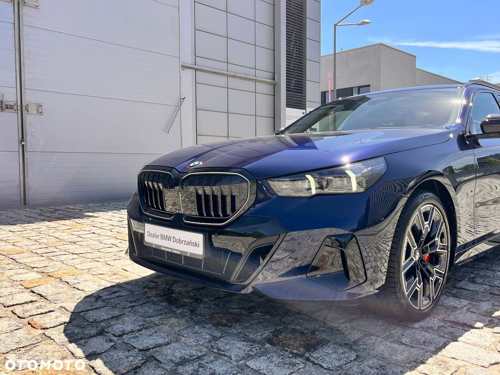BMW Seria 5 540d xDrive mHEV - 15