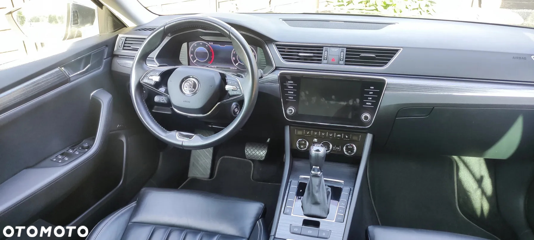 Skoda Superb 2.0 TDI SCR Style DSG - 21