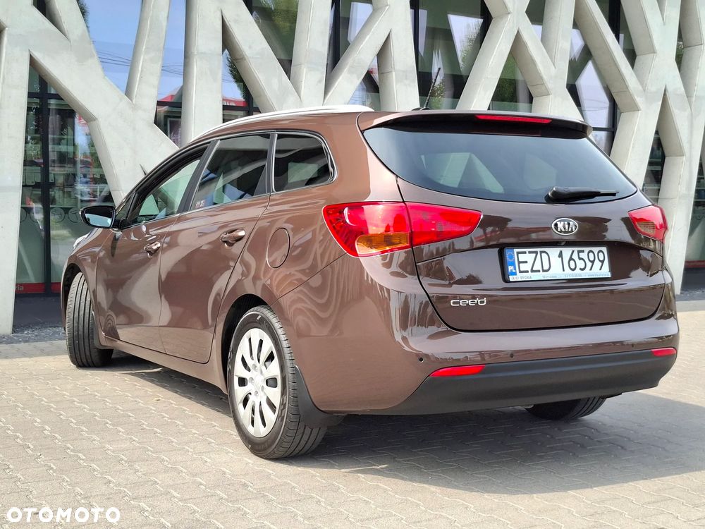 Kia Ceed 1.6 GDI XL - 12