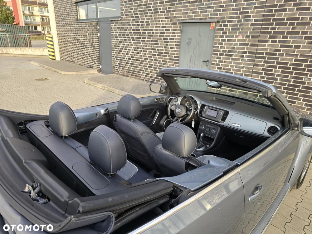 Volkswagen New Beetle - 24