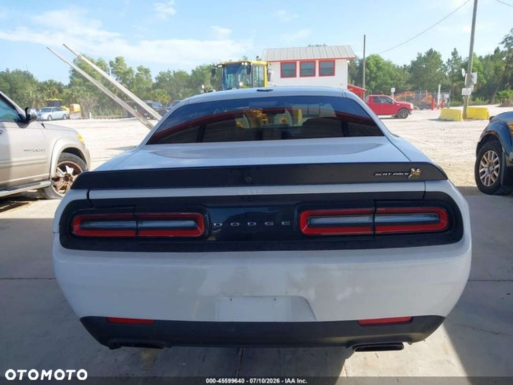 Dodge Challenger - 4