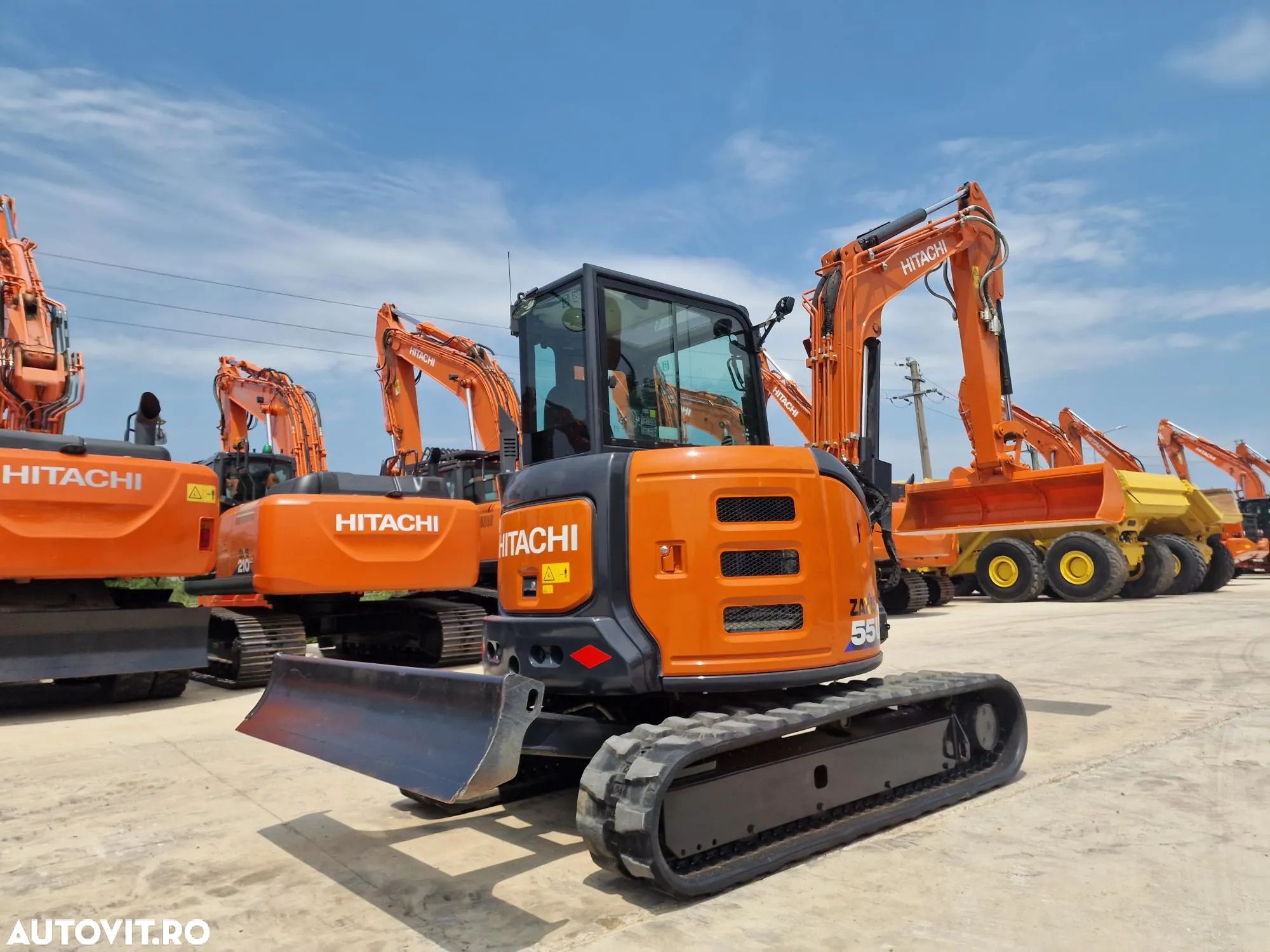 Hitachi ZX55, 5,5 tone, Cupa excavare+cupa taluz, inst picon, AC, Senile 90% ok, Computer de bord in limba romana, CA NOU, posibilitate leasing 4 ani-PROMOTIE 57900 EUR+Tva - 1