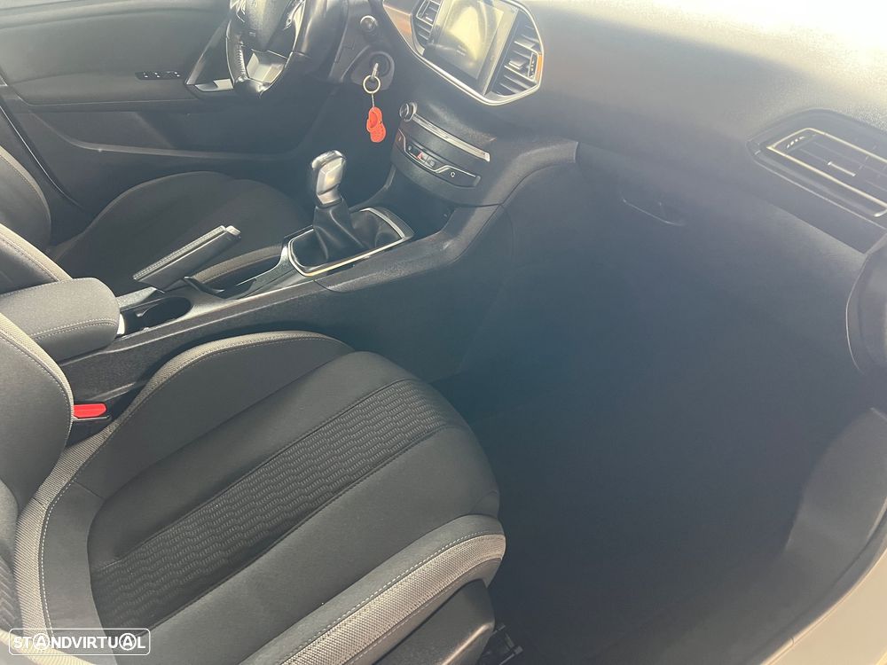 Peugeot 308 PureTech 110 Stop & Start Style - 9