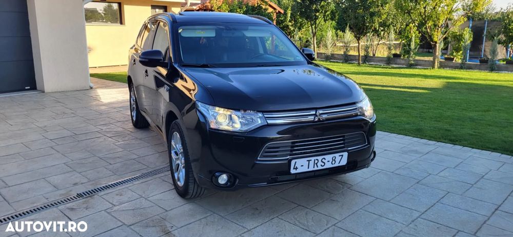 Mitsubishi Outlander - 24