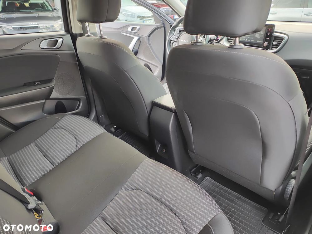 Kia XCeed 1.5 T-GDI M - 24