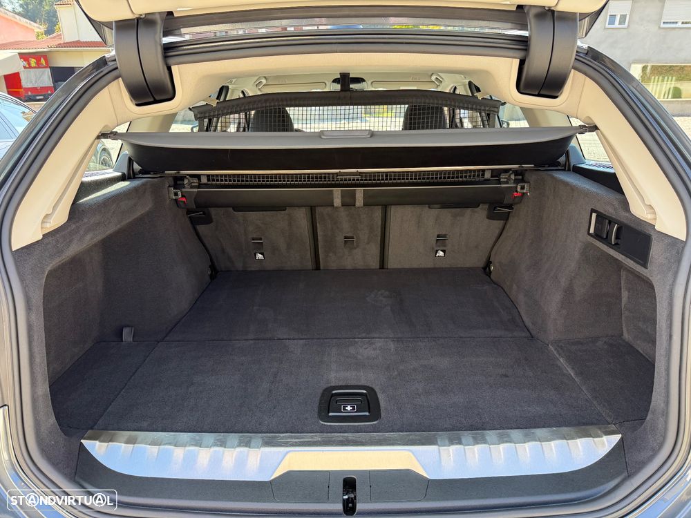 BMW 330 e Touring Corporate Edition Auto - 9