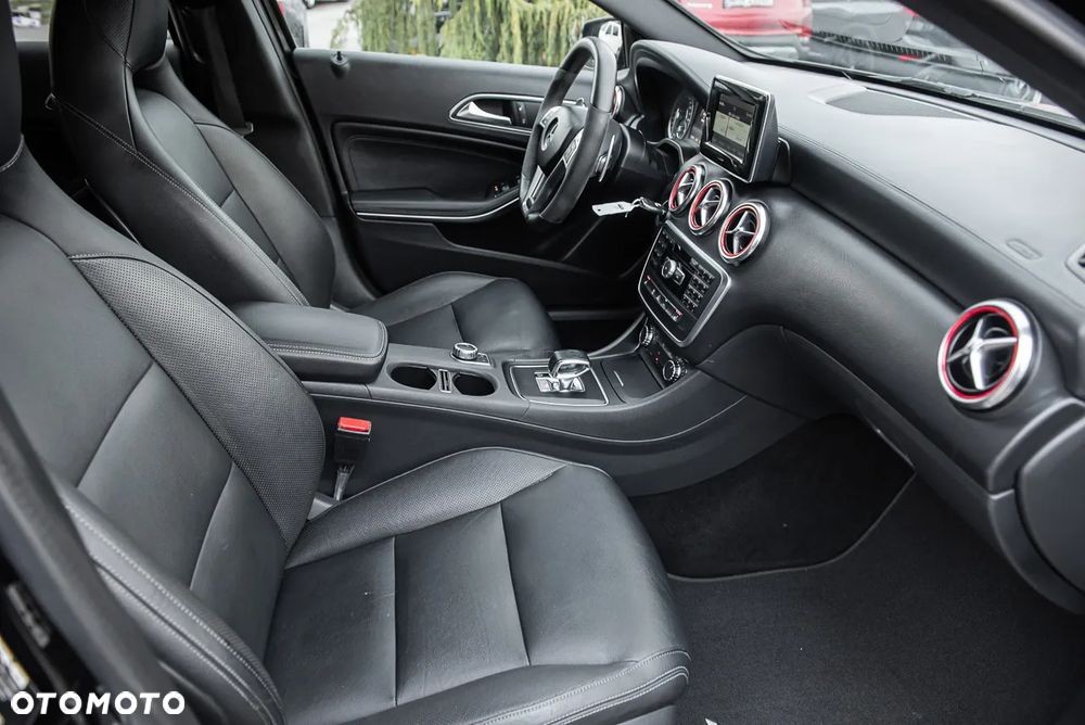 Mercedes-Benz Klasa A 45 AMG 4Matic AMG Speedshift 7G-DCT - 15