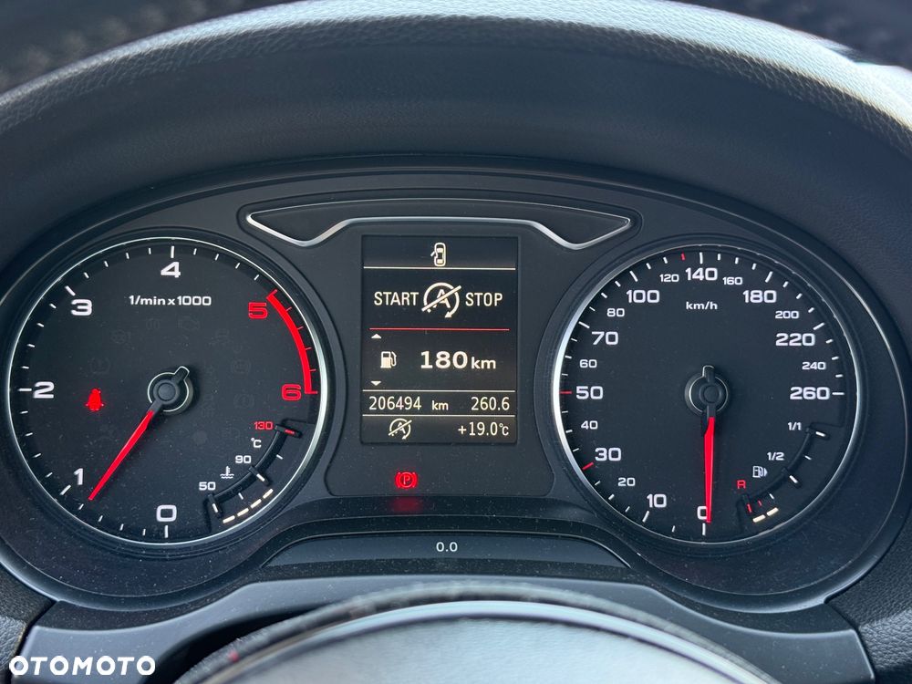 Audi A3 3-drzwiowe 1.6 TDI design - 9
