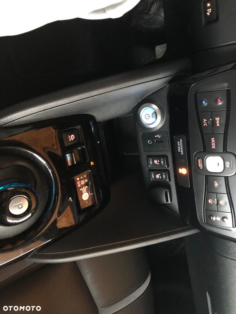 Nissan Leaf 40 kWh TEKNA - 14