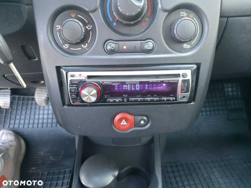 Renault Clio - 10