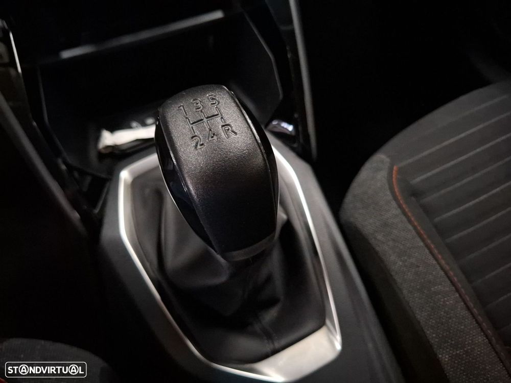Peugeot 208 1.2 PureTech Active - 17