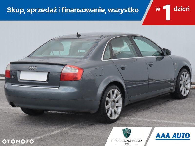 Audi A4 Limousine - 7