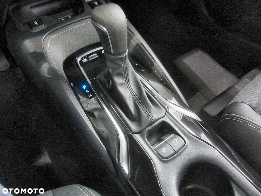 Toyota Corolla 2.0 Hybrid Style - 6