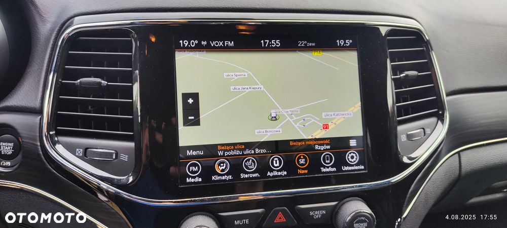 Jeep Grand Cherokee - 12