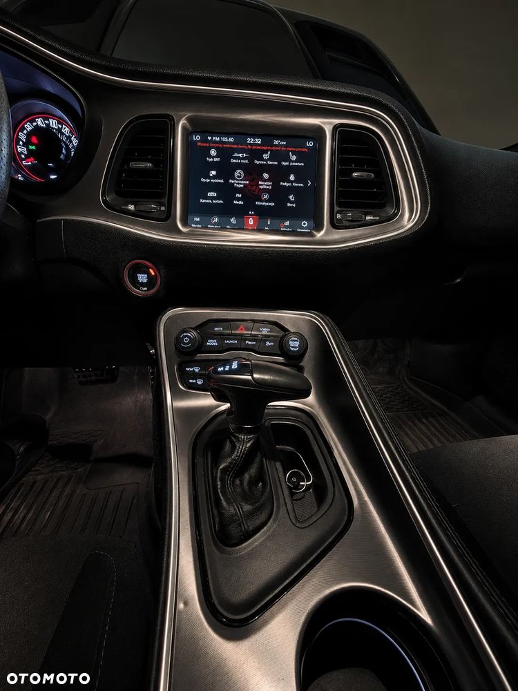 Dodge Challenger 6.4 Scat Pack - 23