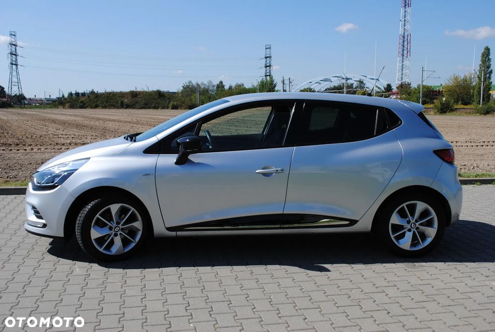Renault Clio 1.2 16V 75 LIMITED - 5