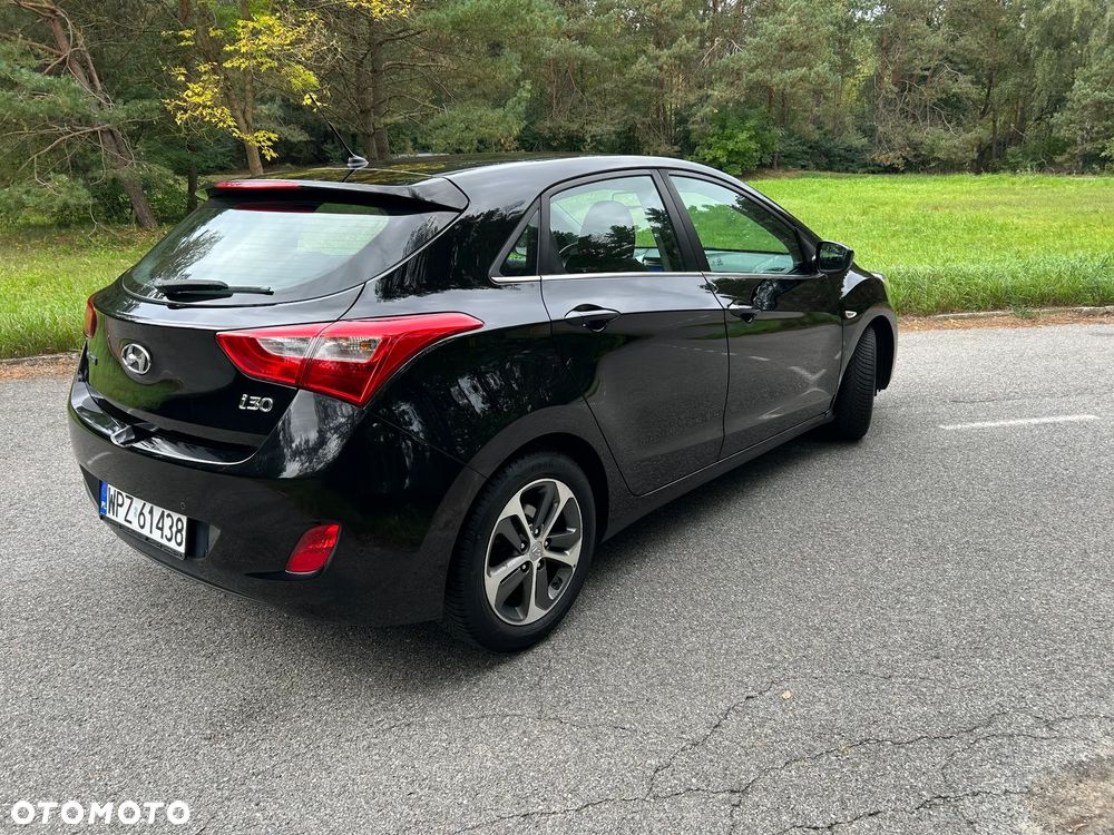 Hyundai i30 blue 1.4 Trend - 5