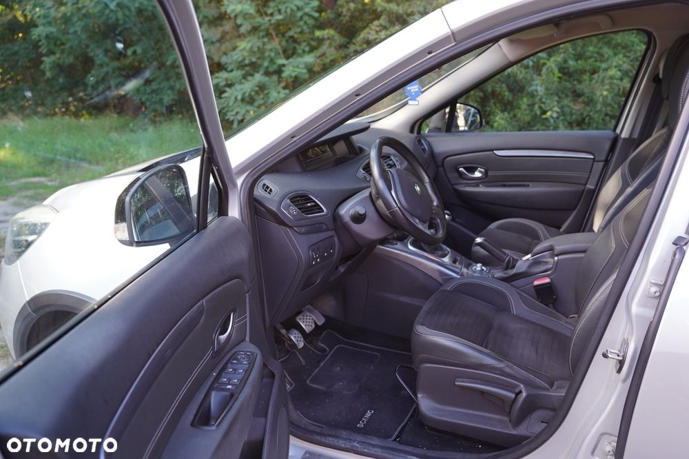 Renault Scenic dCi 110 Xmod Paris - 17