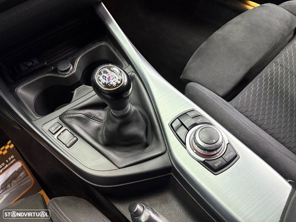 BMW 118 d Pack M - 12