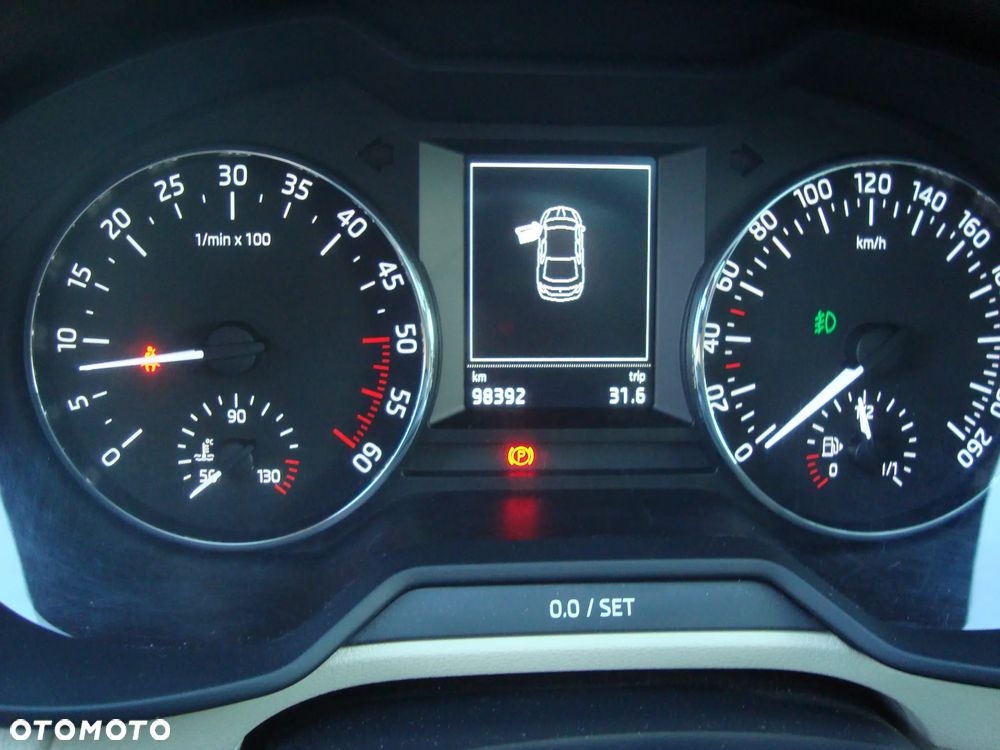Skoda Octavia 1.6 TDI DPF Elegance - 23