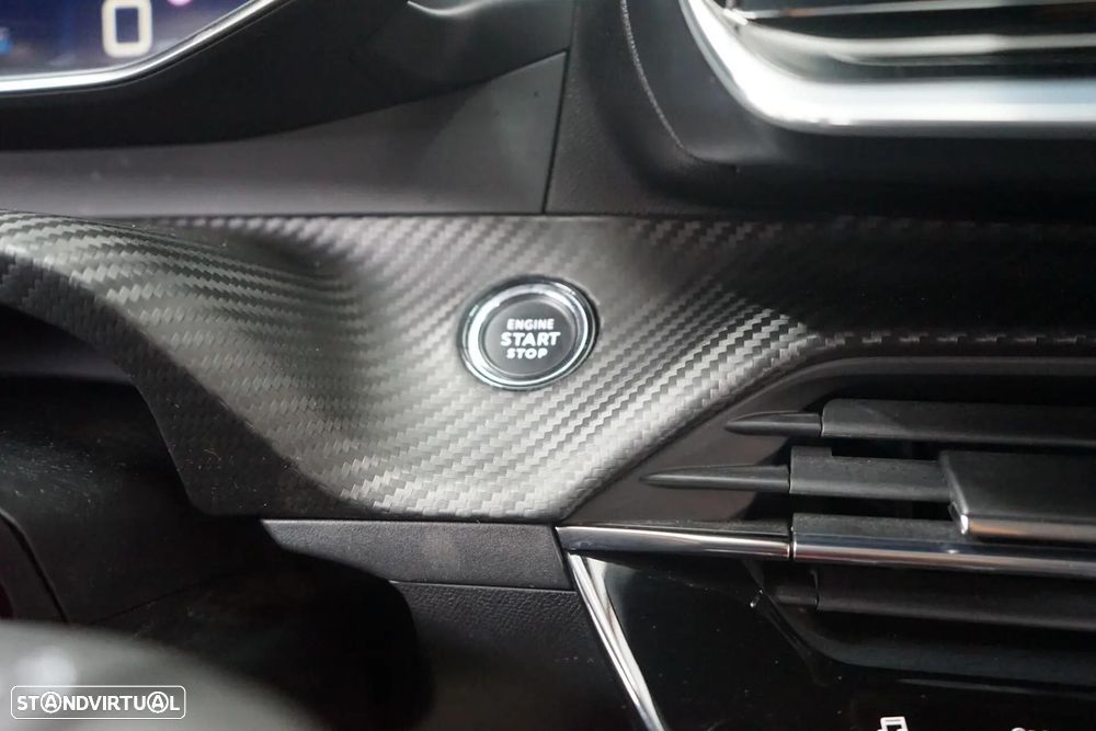 Peugeot 208 - 30