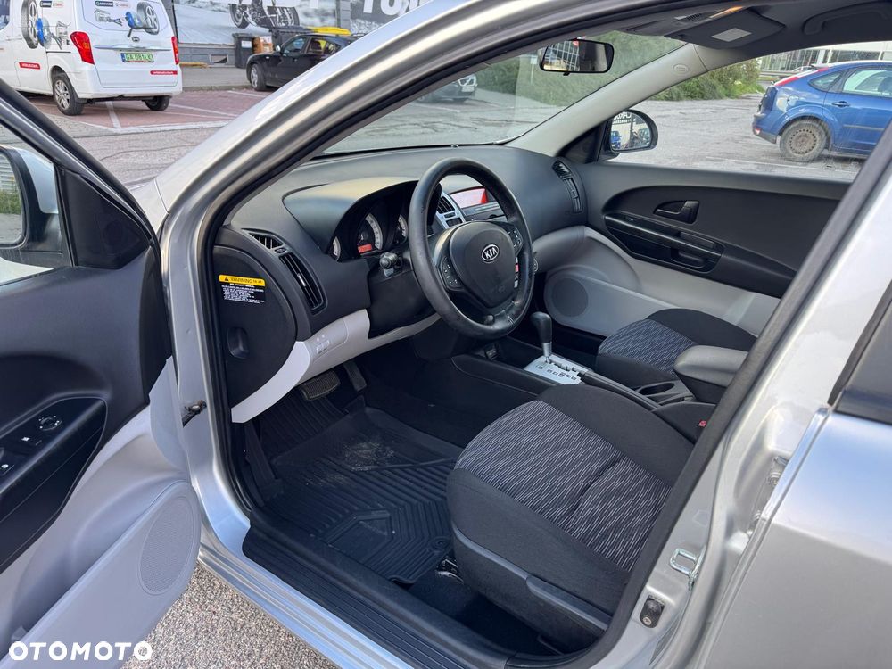 Kia Ceed 1.6 Comfort + - 6