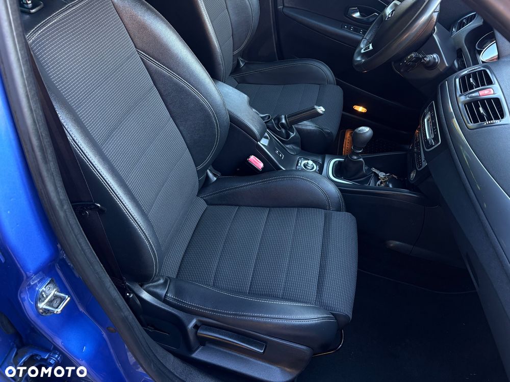 Renault Megane TCe 180 GT - 11