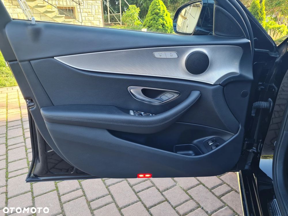 Mercedes-Benz Klasa E 300 de 9G-TRONIC - 17