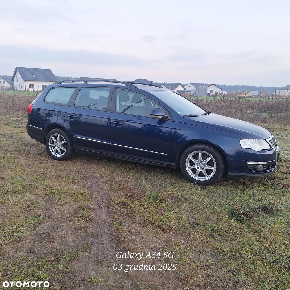 Volkswagen Passat 2.0 TDI DPF BlueMotion Technology Comfortline - 8